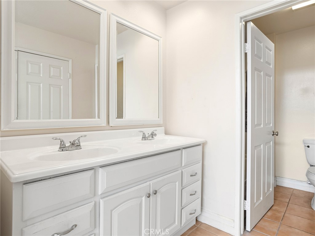 4261 Las Virgenes Road, Unit 5 Calabasas, CA 91302 - Photo 18 of 40 Bathroom