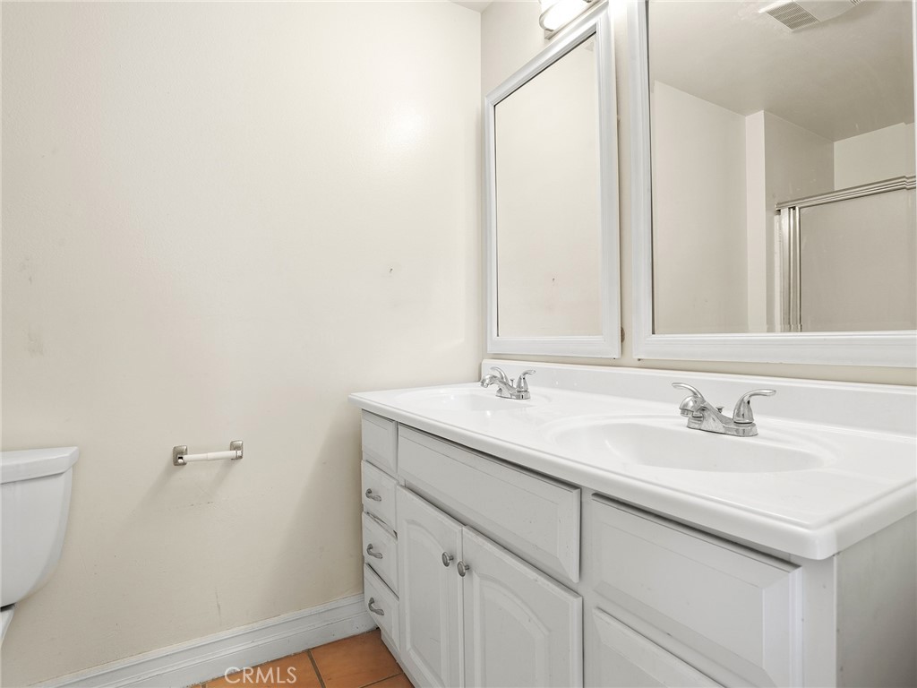 4261 Las Virgenes Road, Unit 5 Calabasas, CA 91302 - Photo 20 of 40 Bathroom