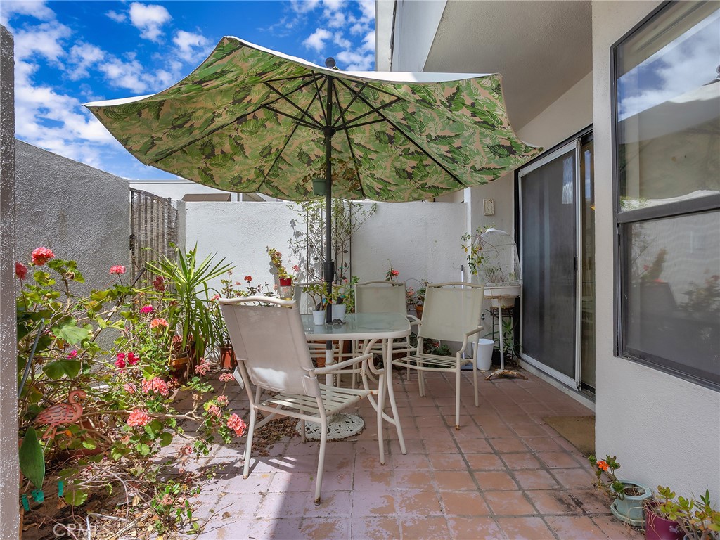 4261 Las Virgenes Road, Unit 5 Calabasas, CA 91302 - Photo 25 of 40 Patio