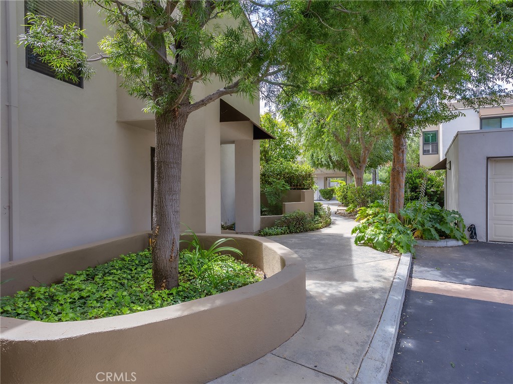 4261 Las Virgenes Road, Unit 5 Calabasas, CA 91302 - Photo 34 of 40 Back