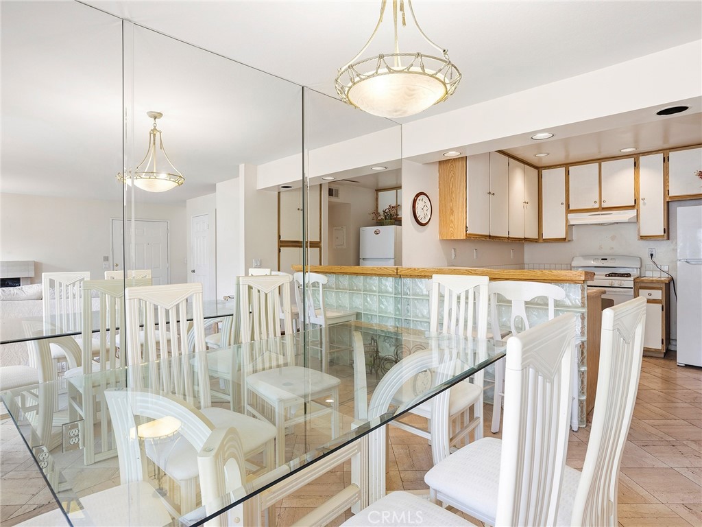 4261 Las Virgenes Road, Unit 5 Calabasas, CA 91302 - Photo 9 of 40 Dining Room