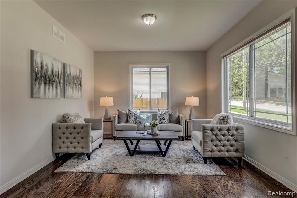 403 1st Street Rochester, MI 48307 - Photo 4 of 40
