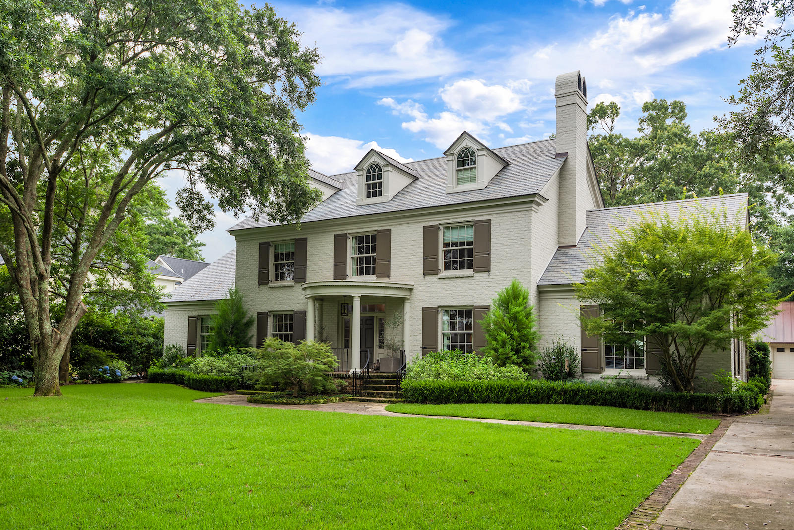 18 Broughton Road Charleston, SC 29407 - Photo 1 of 59 18BroughtonRoad-KeenEyeMarketing-3