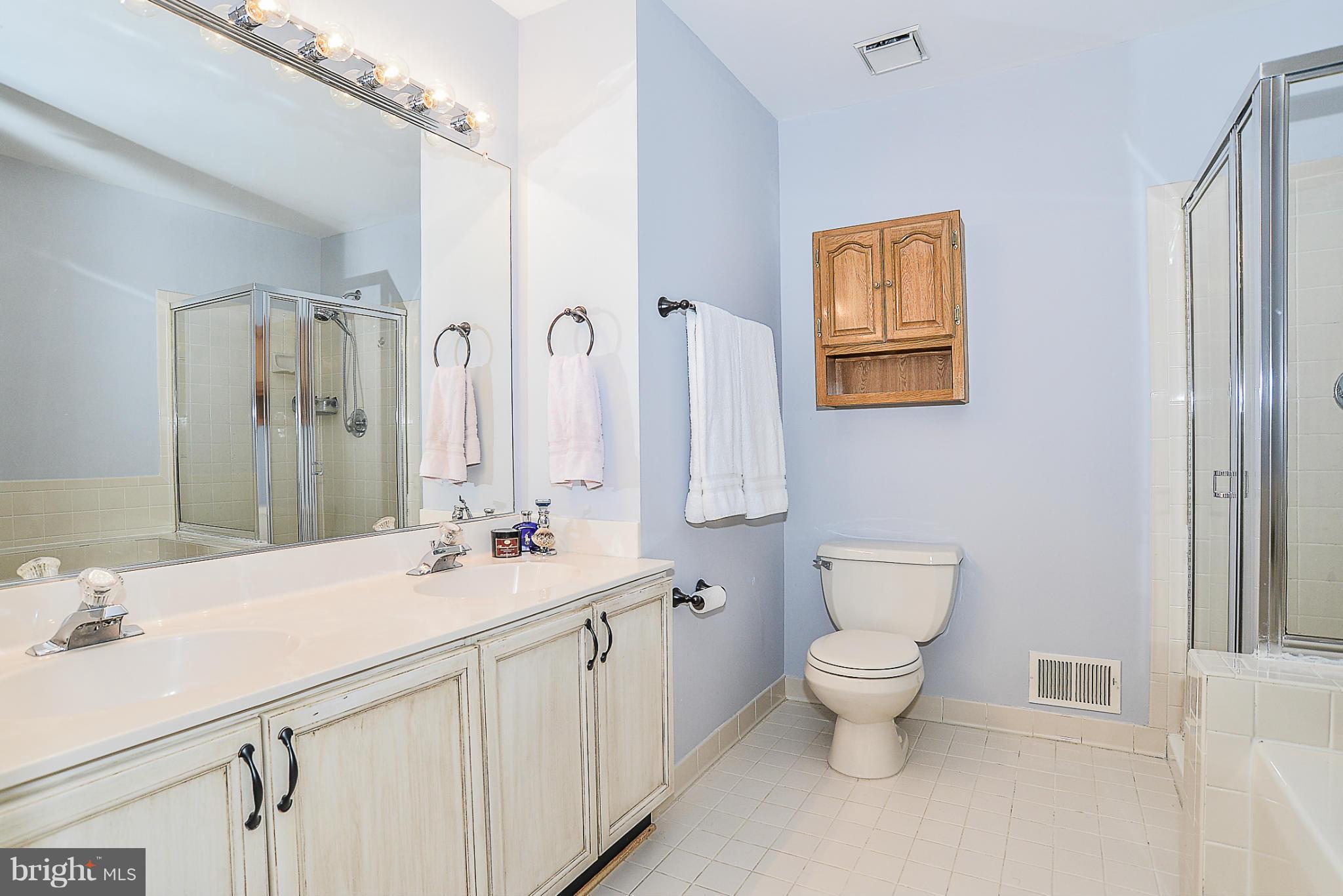 7207 Hidden Ridge Court Springfield, VA 22152 - Photo 15 of 24 Bath (Master)