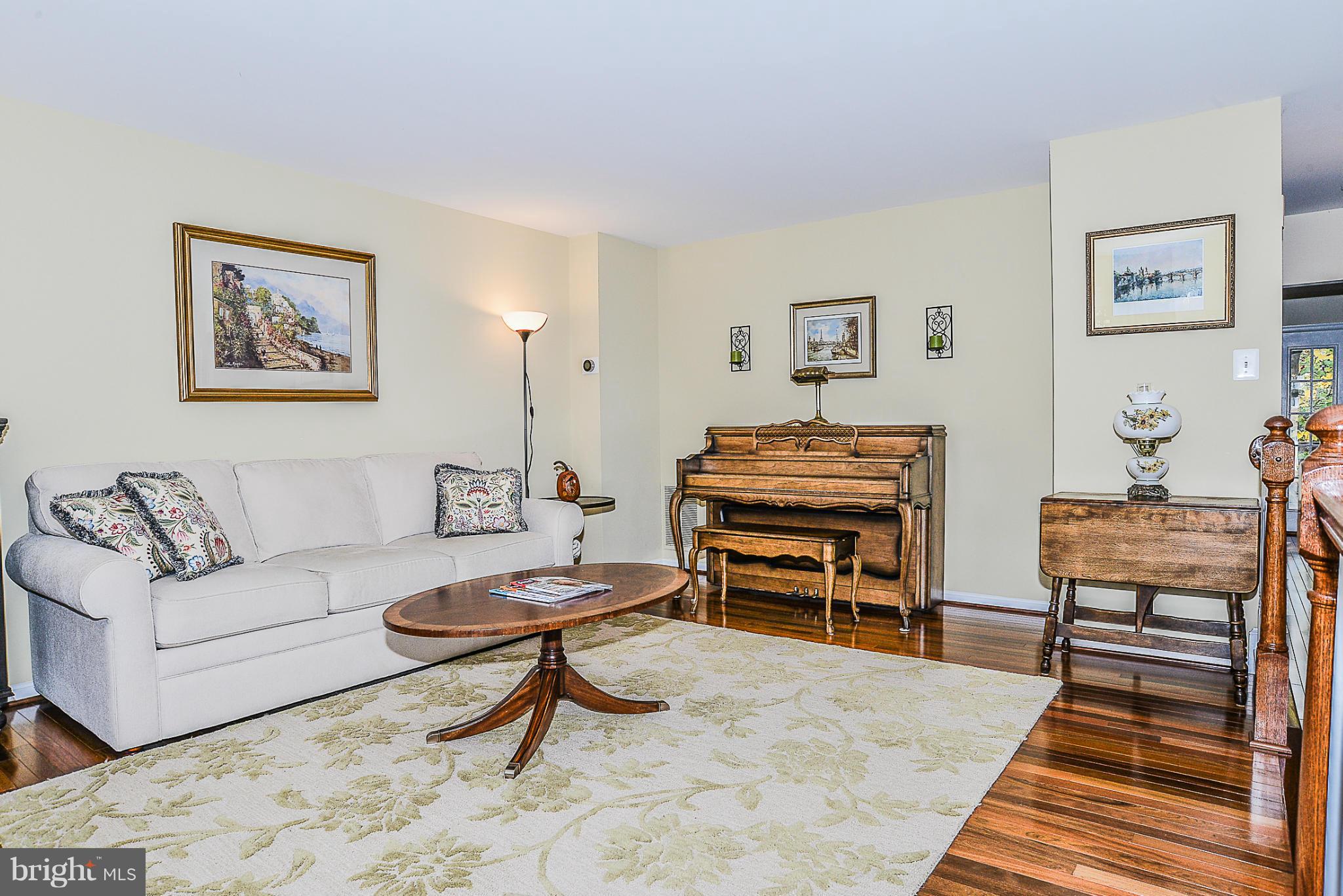 7207 Hidden Ridge Court Springfield, VA 22152 - Photo 3 of 24 Living Room