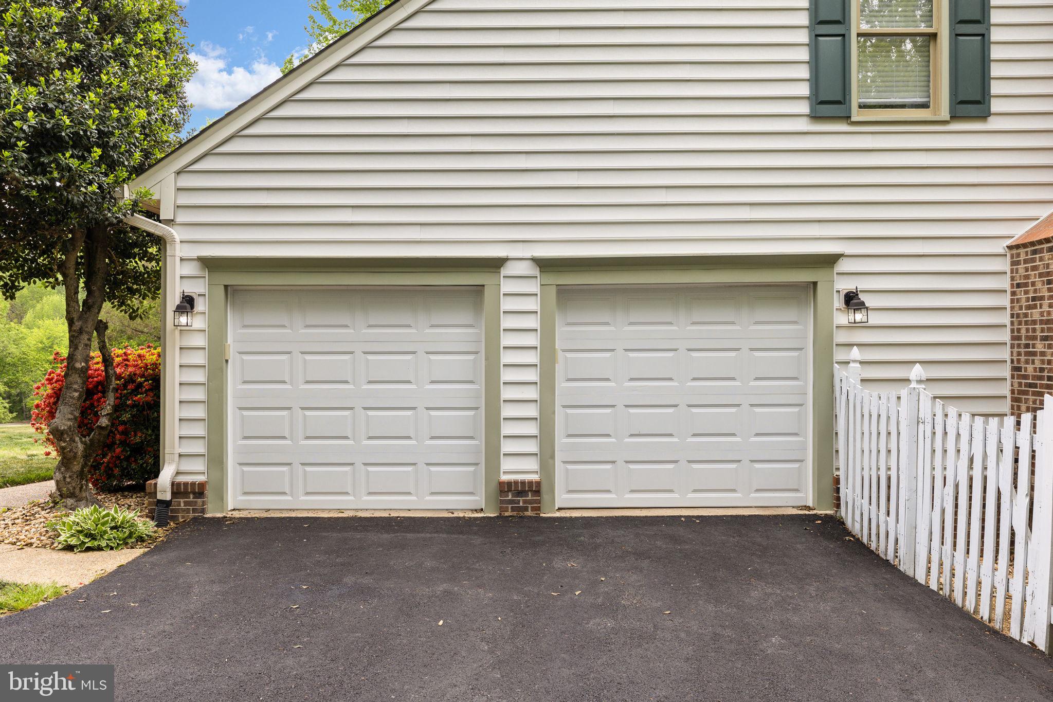 100 Boscobel Road Fredericksburg, VA 22405 - Photo 17 of 67 Side load Garage!