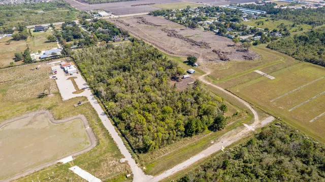 $9,000,000 | 6030 County Road 48, Rosharon, TX 77583