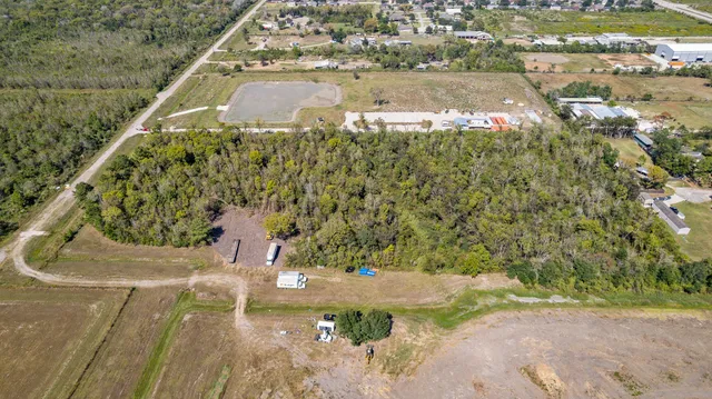 $9,000,000 | 6030 County Road 48, Rosharon, TX 77583