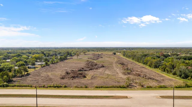 $9,000,000 | 6030 County Road 48, Rosharon, TX 77583