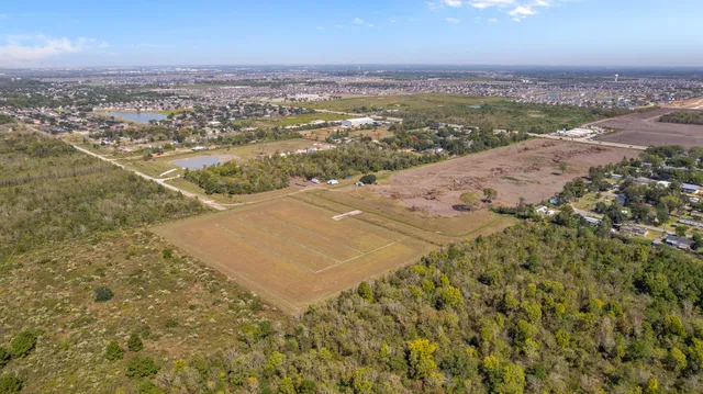 $9,000,000 | 6030 County Road 48, Rosharon, TX 77583