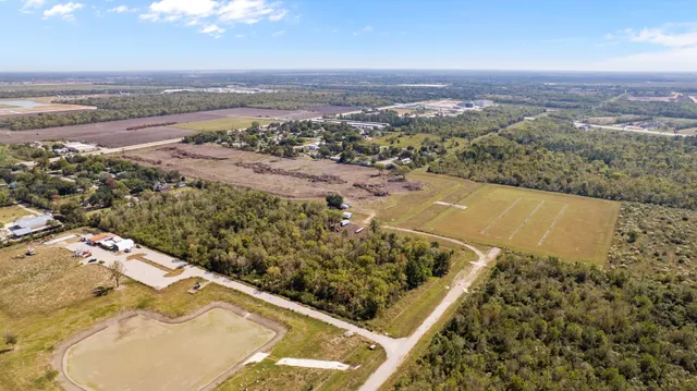 $9,000,000 | 6030 County Road 48, Rosharon, TX 77583