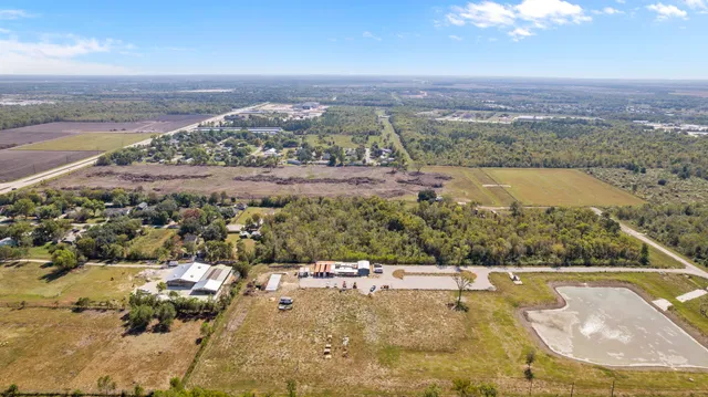 $9,000,000 | 6030 County Road 48, Rosharon, TX 77583