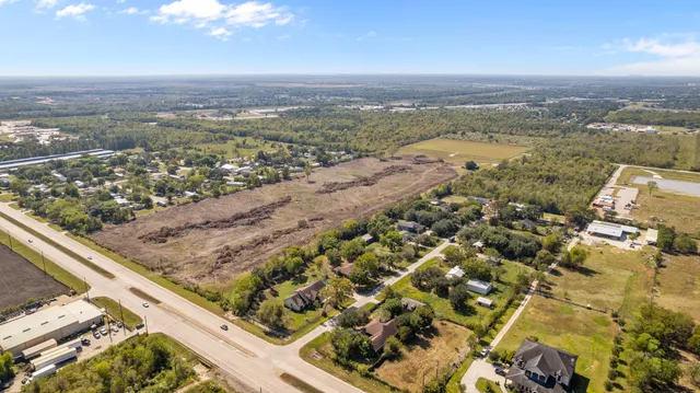 $9,000,000 | 6030 County Road 48, Rosharon, TX 77583