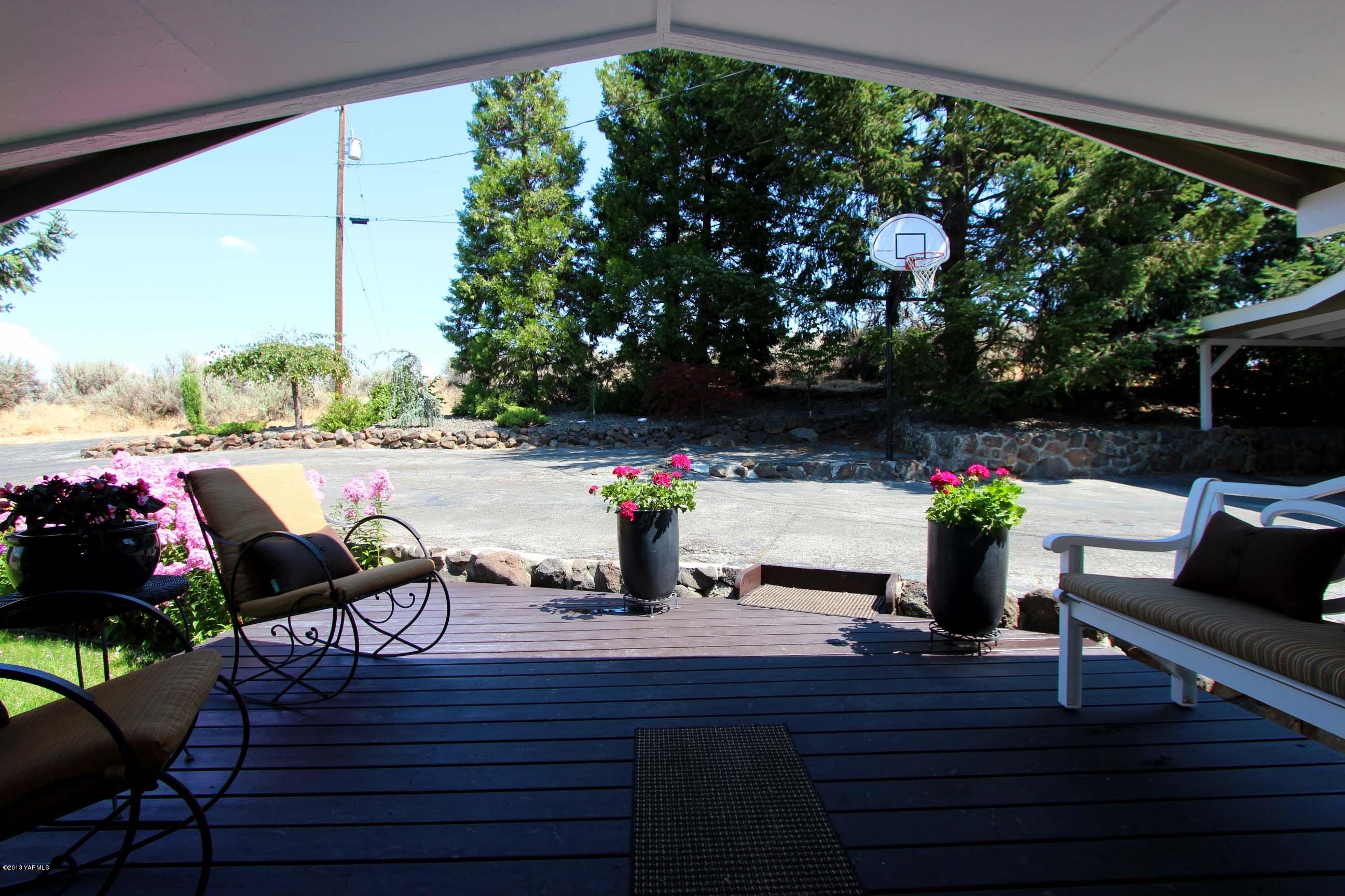 170 Wilcox Road Cowiche, WA 98923 - Photo 35 of 39 a outdoor space with furniture