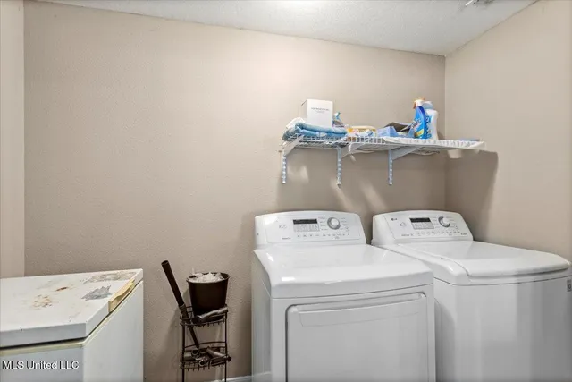 $379,900 | 518 Sunset Drive, Bay St. Louis, MS 39520