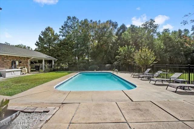 $379,900 | 518 Sunset Drive, Bay St. Louis, MS 39520