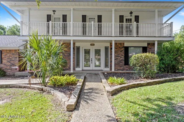 $379,900 | 518 Sunset Drive, Bay St. Louis, MS 39520