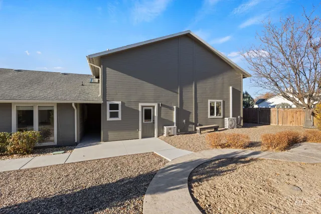 $600,000 | 1940 North 5th St Mountain East, Mountain Home, ID 83647