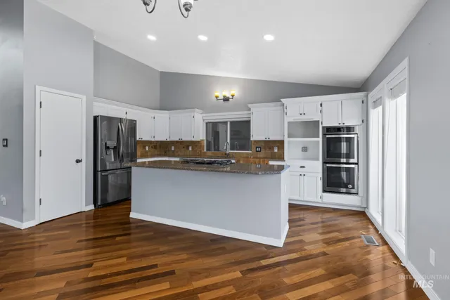 $600,000 | 1940 North 5th St Mountain East, Mountain Home, ID 83647