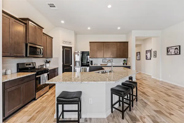 $2,500 | 8422 Hunterwyck Lane, Baytown, TX 77521