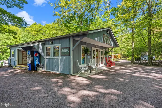 $980,000 | 437 Mountainwoods Drive, Lake Harmony, PA 18624