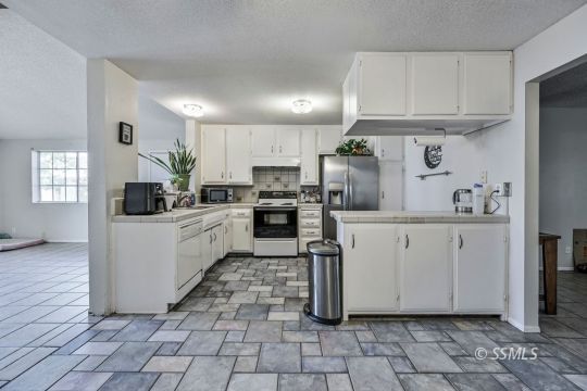 328 West Ward Avenue Ridgecrest, CA 93555 - Photo 8 of 21 Gallery Image 8