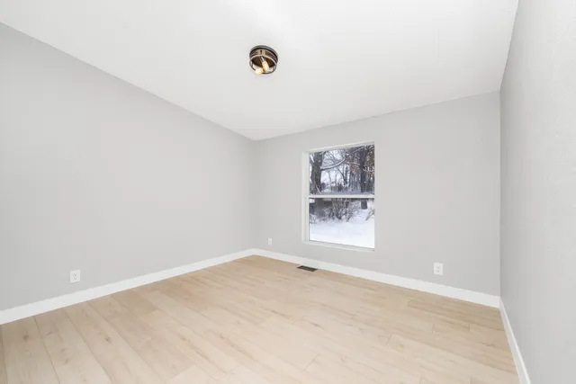 $275,000 | 6818 East T Avenue, Vicksburg, MI 49097