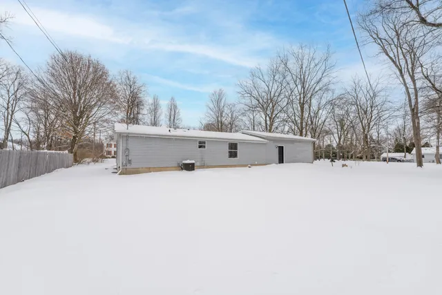 $275,000 | 6818 East T Avenue, Vicksburg, MI 49097