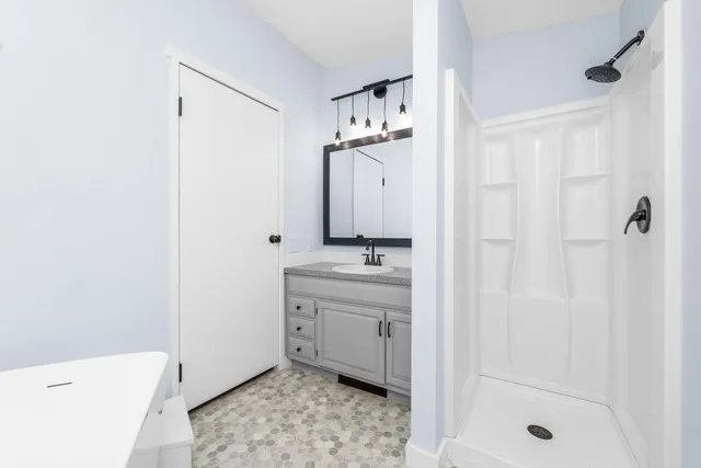 $275,000 | 6818 East T Avenue, Vicksburg, MI 49097