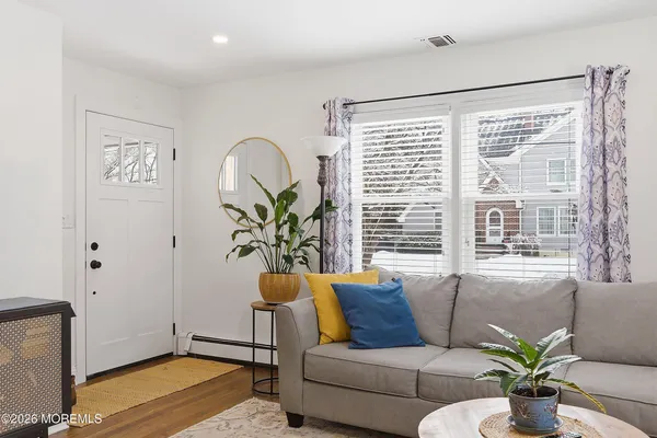 $599,900 | 190 8th Street, Belford, NJ 07718