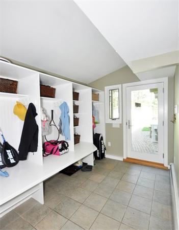 45 Stonehedge Road Lincoln, MA 01773 - Photo 18 of 30
