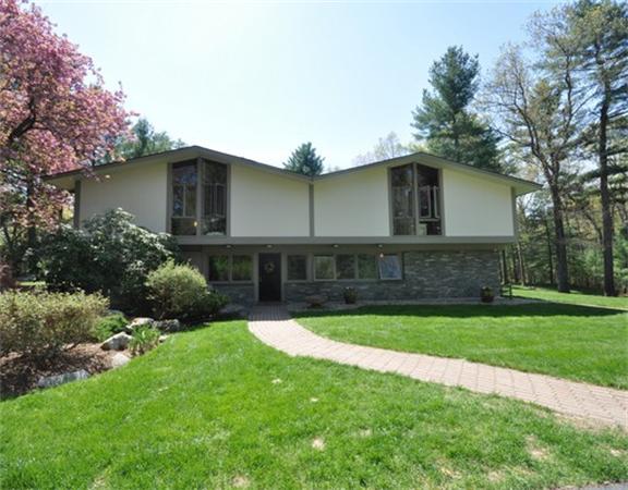 45 Stonehedge Road Lincoln, MA 01773 - Photo 2 of 30