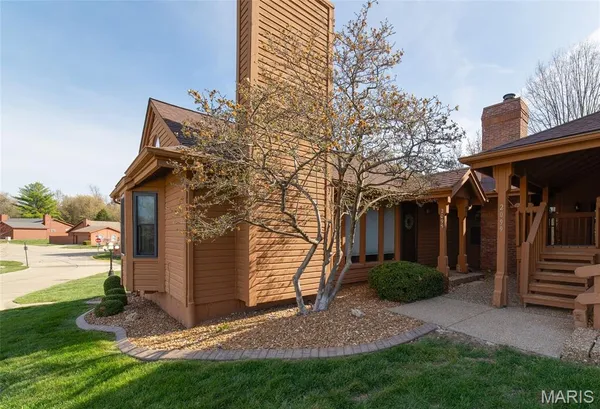 $225,000 | 2095 Avignon Drive, Unit A, St. Charles, MO 63303