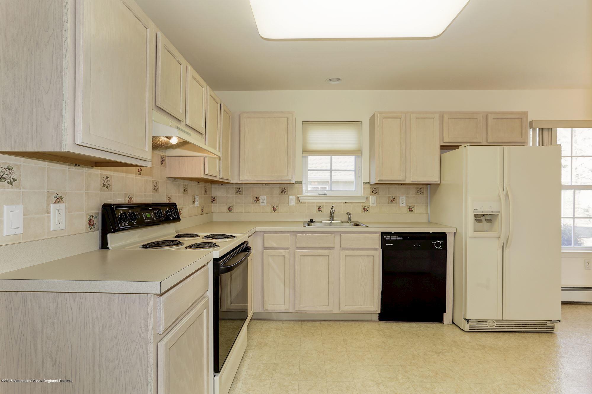 62 Clear Lake Road Whiting, NJ 08759 - Photo 15 of 45 015_62_CLEAR_LAKE_RD_222586_311103