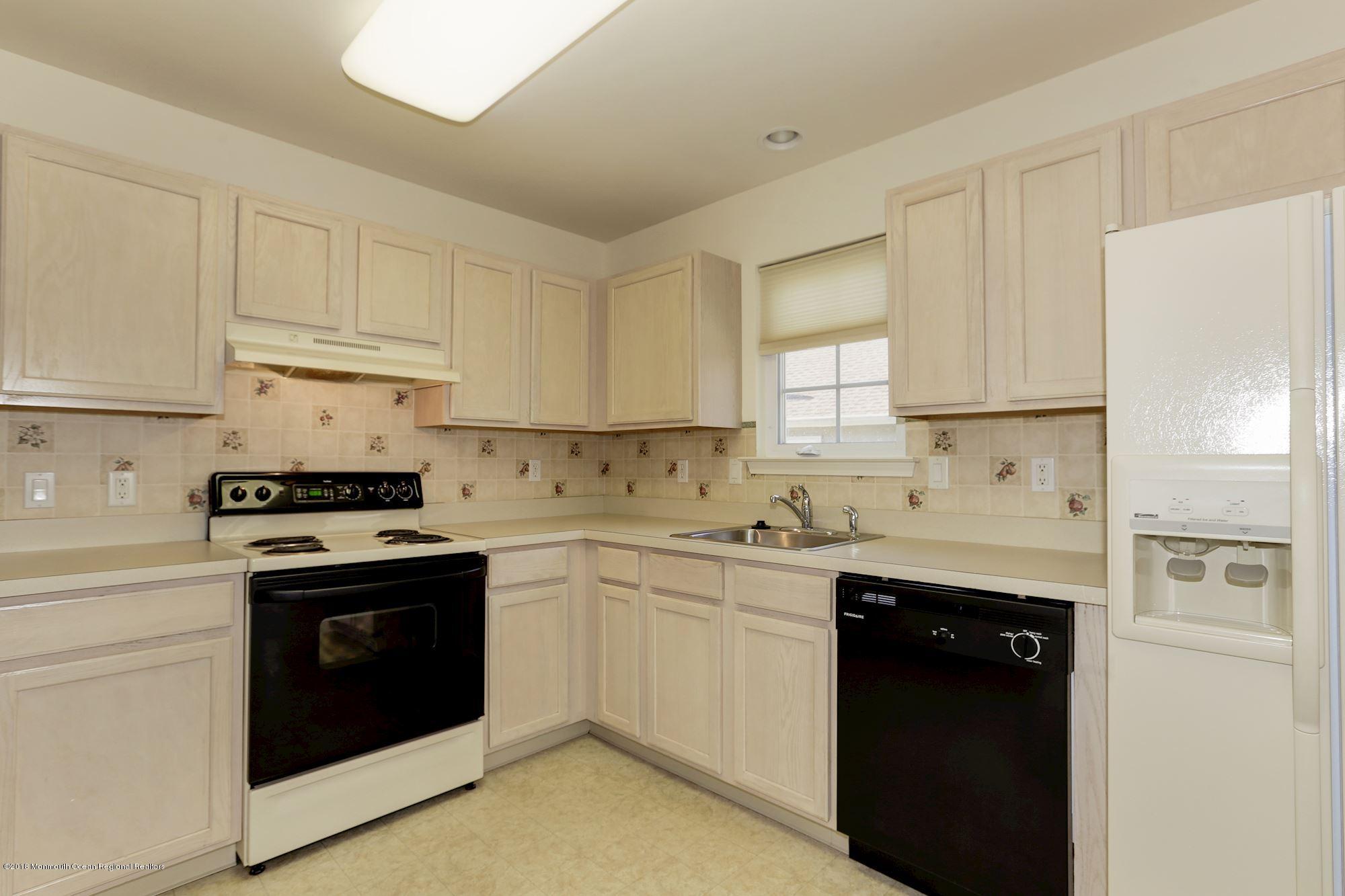 62 Clear Lake Road Whiting, NJ 08759 - Photo 16 of 45 016_62_CLEAR_LAKE_RD_222586_311103