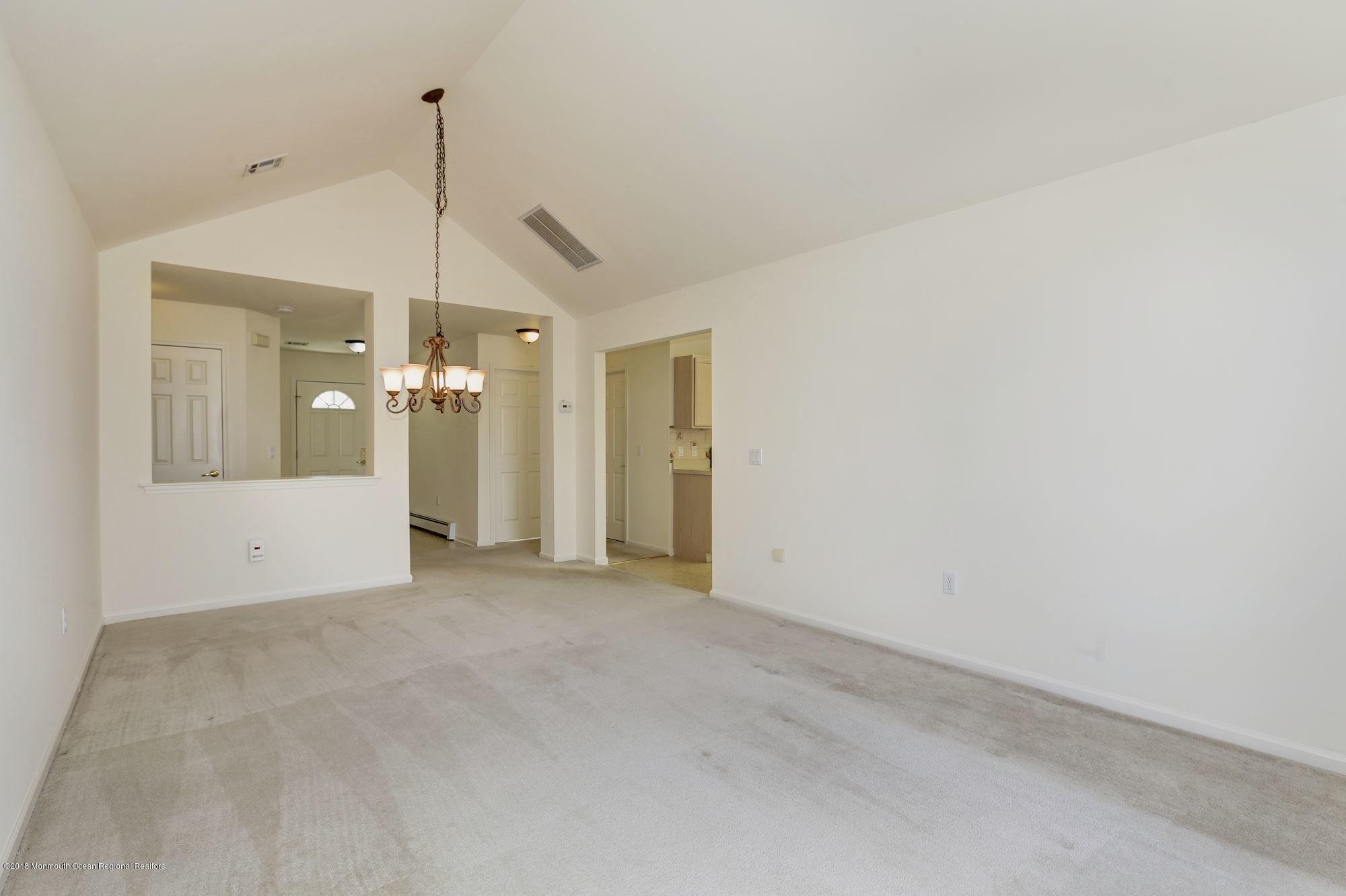 62 Clear Lake Road Whiting, NJ 08759 - Photo 9 of 45 009_62_CLEAR_LAKE_RD_222586_311103