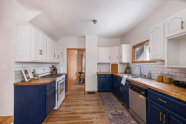 $315,000 | 720 Giddings Avenue Southeast, Grand Rapids, MI 49506