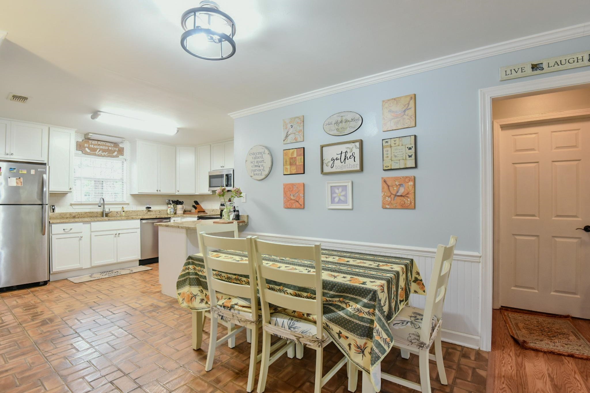 130 Ridgewood Drive Daphne, AL 36526 - Photo 16 of 34 Dining Area