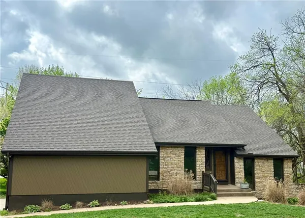 $535,000 | 13105 West 69th Street, Shawnee, KS 66216