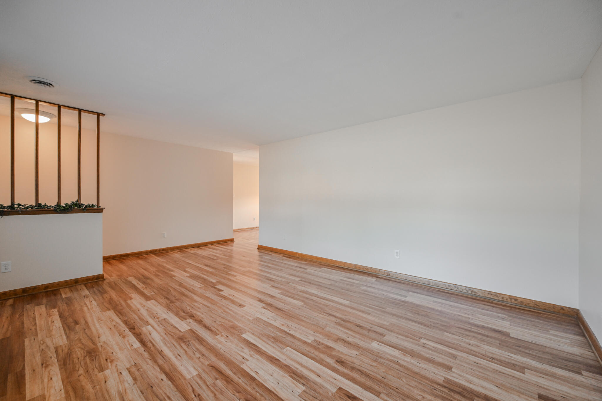 5326 West Ridgewood Road Springfield, OH 45503 - Photo 7 of 37 20260720-5326 W Ridgewood Rd-007
