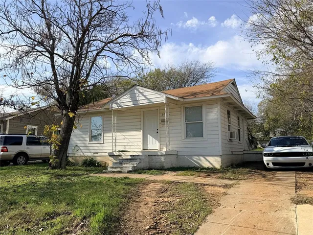 $139,000 | 2016 Daniel Street, Fort Worth, TX 76104