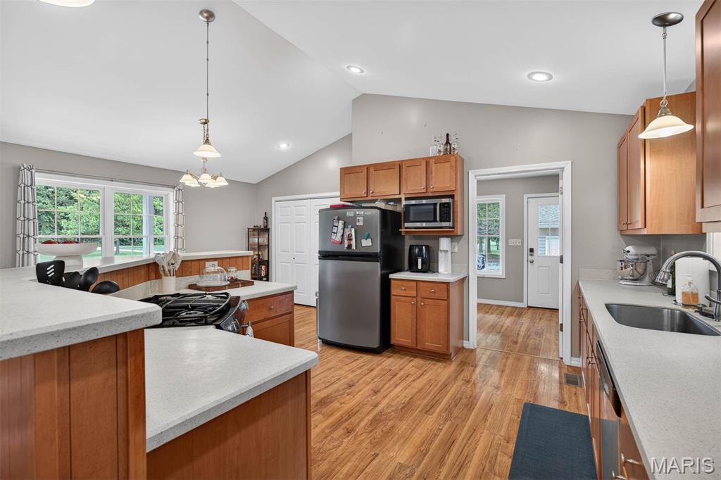 588 Deerfield Road Walnut Hill, IL 62893 - Photo 13 of 46