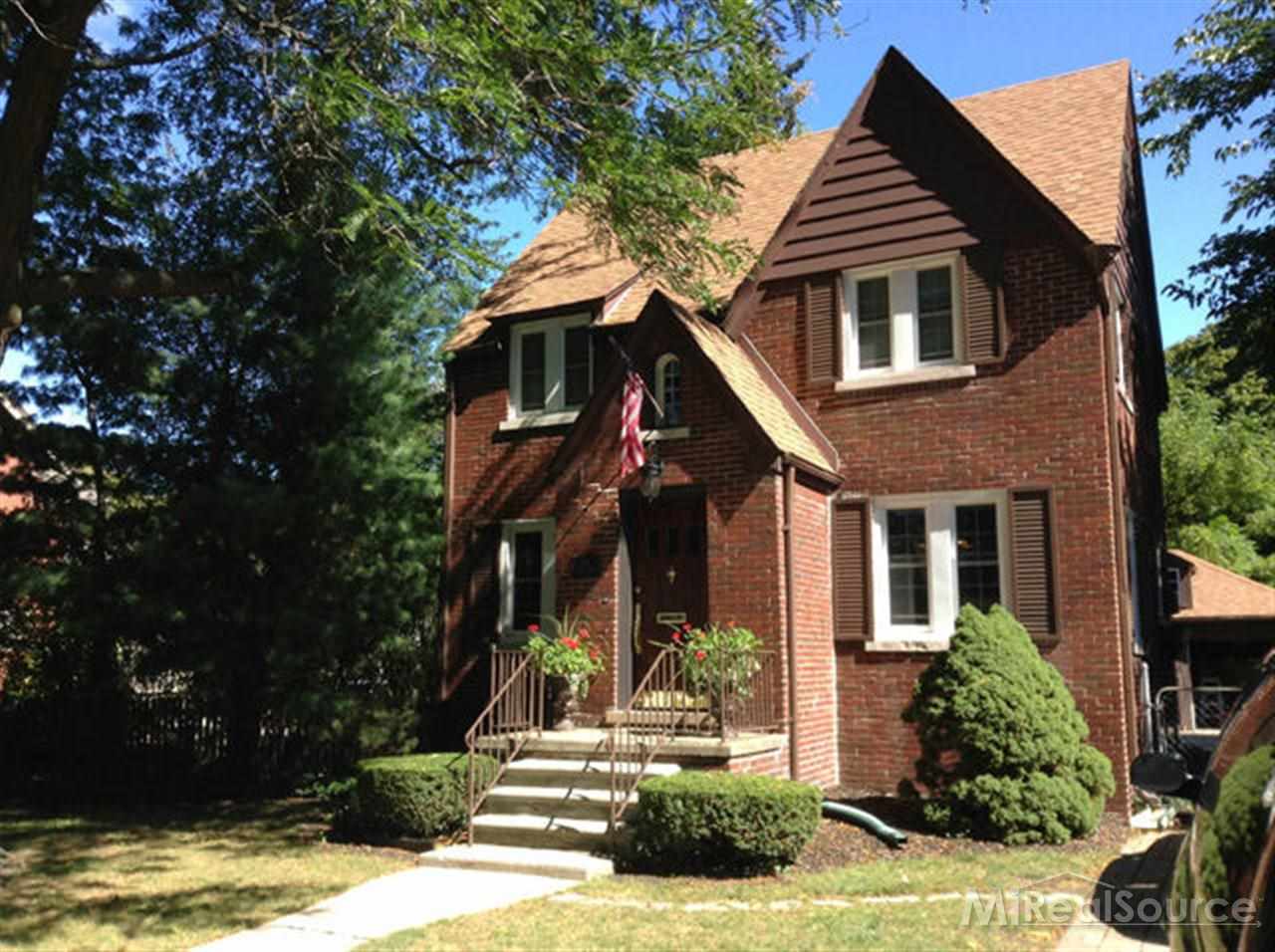 214 Fisher Road Grosse Pointe, MI 48230 - Photo 1 of 10 31167257.JPG