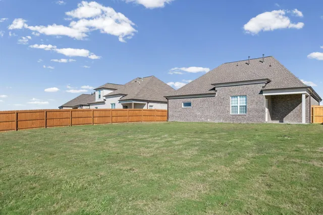 $310,000 | 9205 Lakeside Circle South, Walls, MS 38680