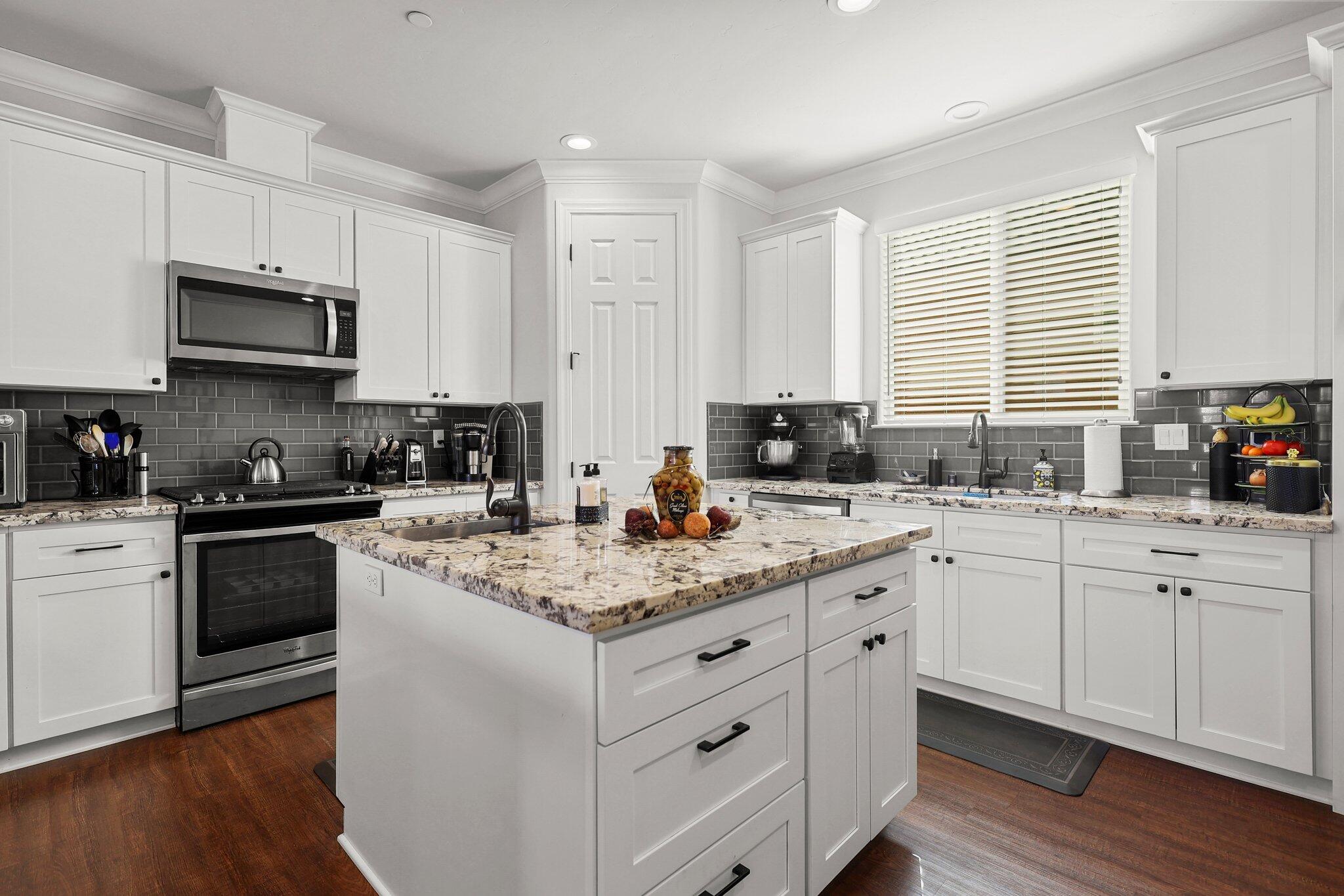 6180 Lucca Trail Redding, CA 96003 - Photo 10 of 42 9-web-or-mls-8Q0A2140