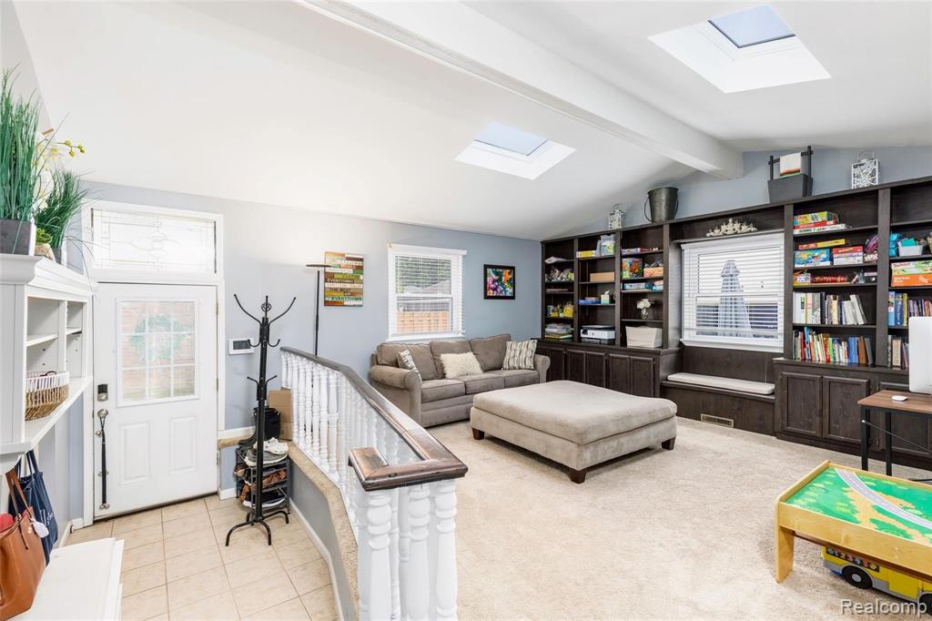 1315 Hampton Road Grosse Pointe, MI 48236 - Photo 11 of 60