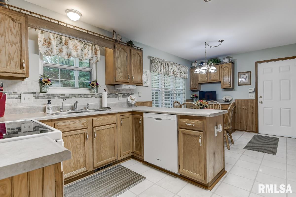 16649 Hamilton Road Athens, IL 62613 - Photo 9 of 36 Gallery Image 9