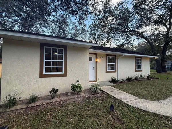 $1,695 | 40233 Palm Street, Lady Lake, FL 32159