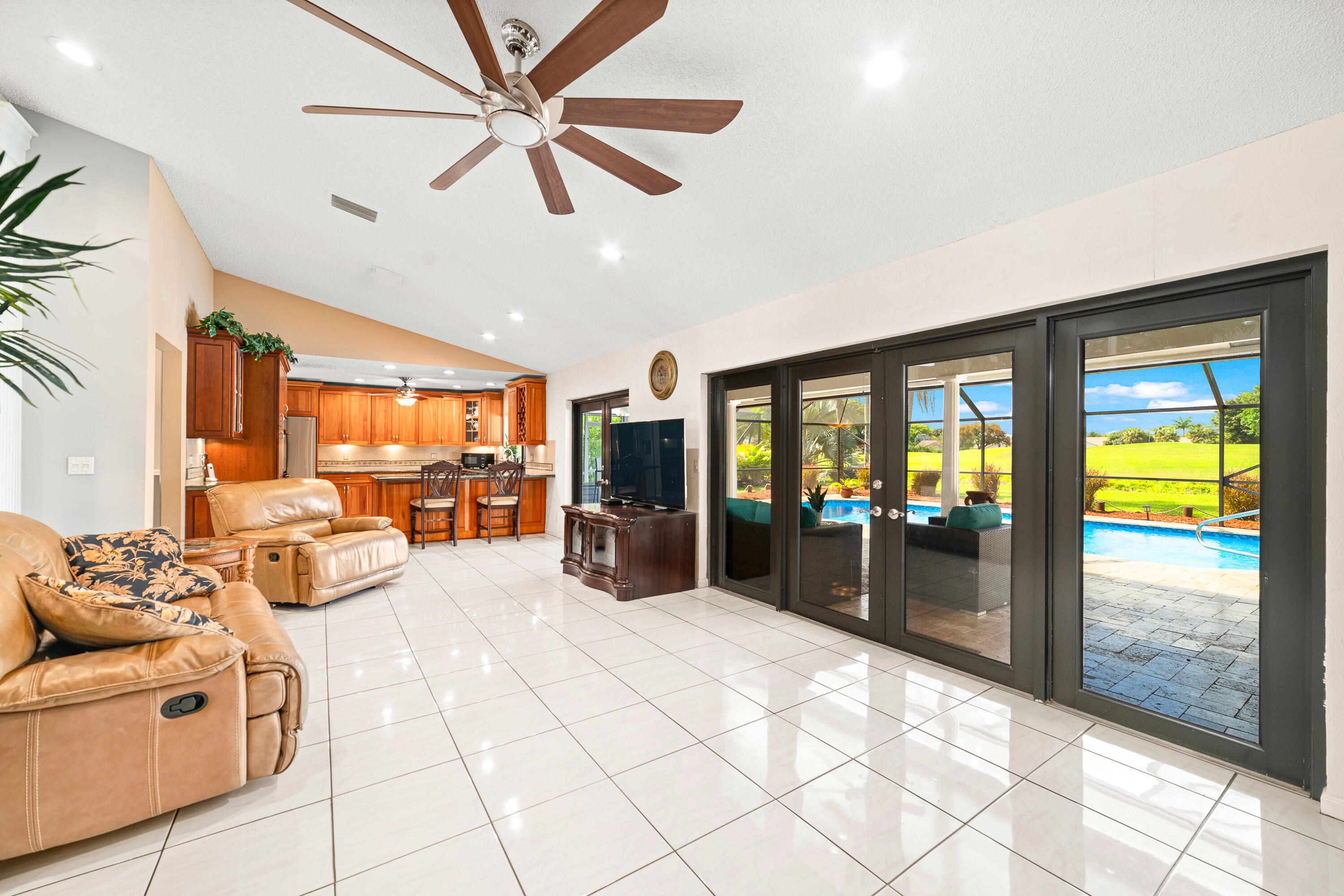 10086 Canoe Brook Circle Boca Raton, FL 33498 - Photo 2 of 44 Family room