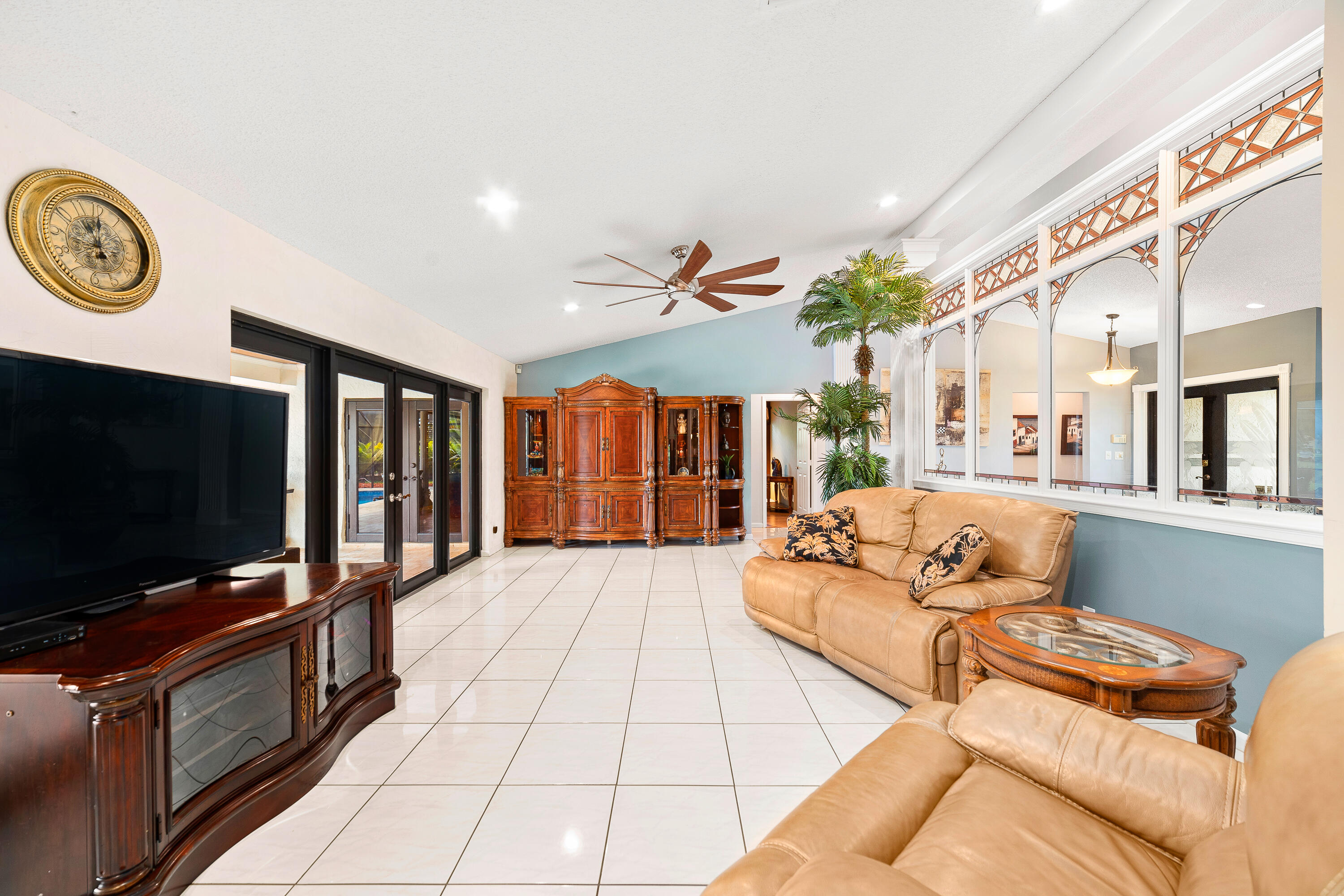 10086 Canoe Brook Circle Boca Raton, FL 33498 - Photo 3 of 44 Family room